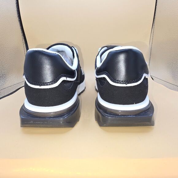 Calvin Klein Women's Magalee sneaker, Black & White Size: 8M - Picture 7 of 9